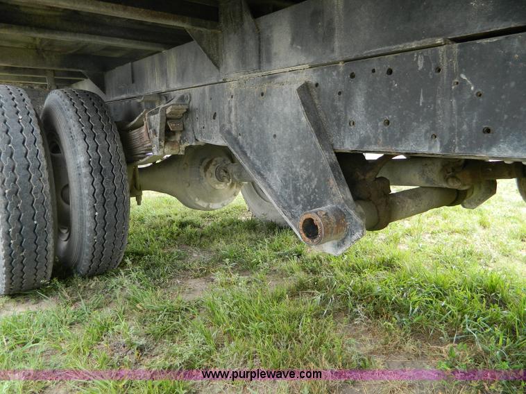 image for item B3759 1974 Ford F700 dump truck