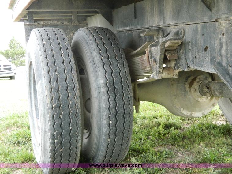 image for item B3759 1974 Ford F700 dump truck