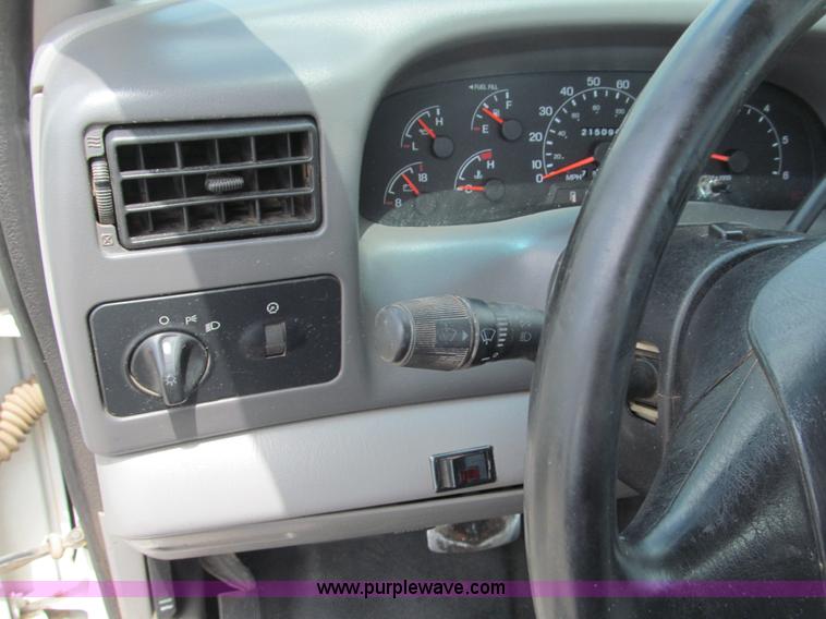 image for item B5150 2001 Ford F250 XL Super Duty pickup truck