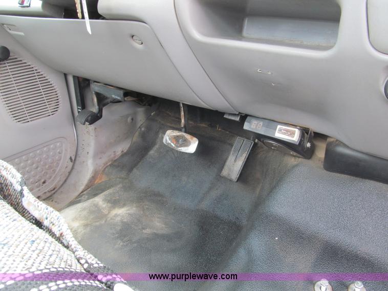 image for item B5150 2001 Ford F250 XL Super Duty pickup truck