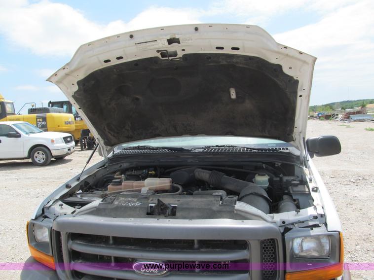 image for item B5150 2001 Ford F250 XL Super Duty pickup truck