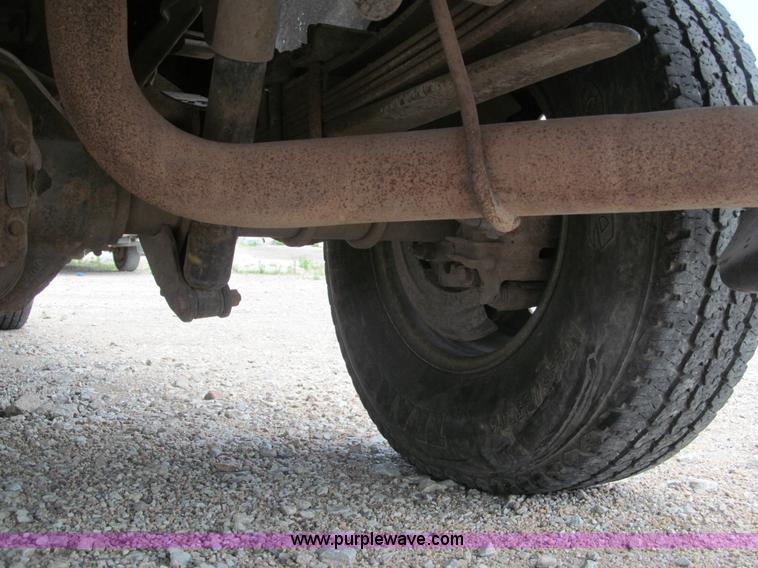 image for item B5150 2001 Ford F250 XL Super Duty pickup truck