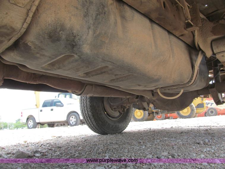 image for item B5150 2001 Ford F250 XL Super Duty pickup truck