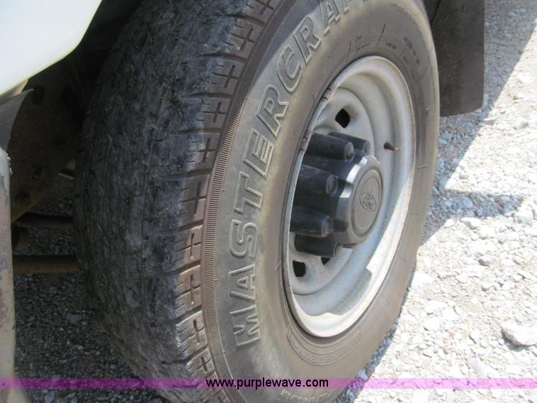 image for item B5150 2001 Ford F250 XL Super Duty pickup truck