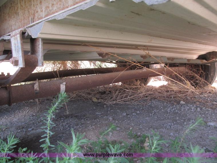 image for item B5152 1990 Miller 32' mobile office trailer