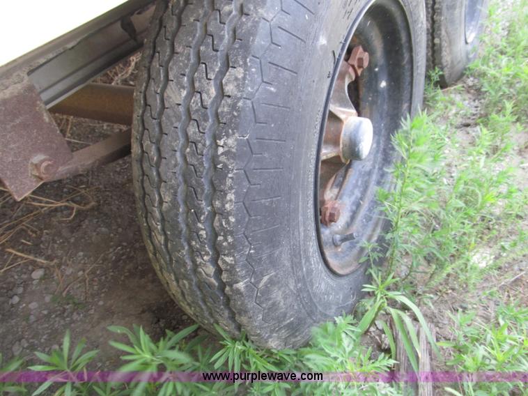 image for item B5152 1990 Miller 32' mobile office trailer