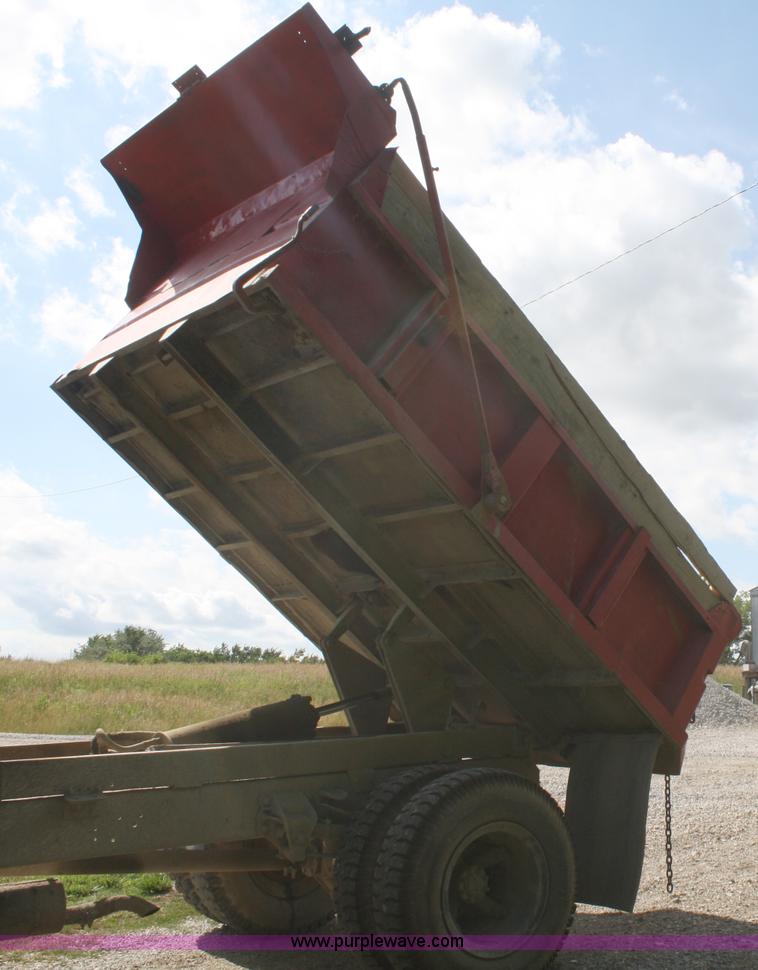 image for item B6705 1980 Ford F700 dump truck