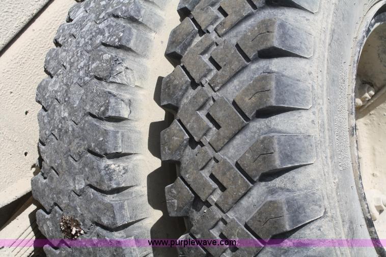 image for item B6705 1980 Ford F700 dump truck