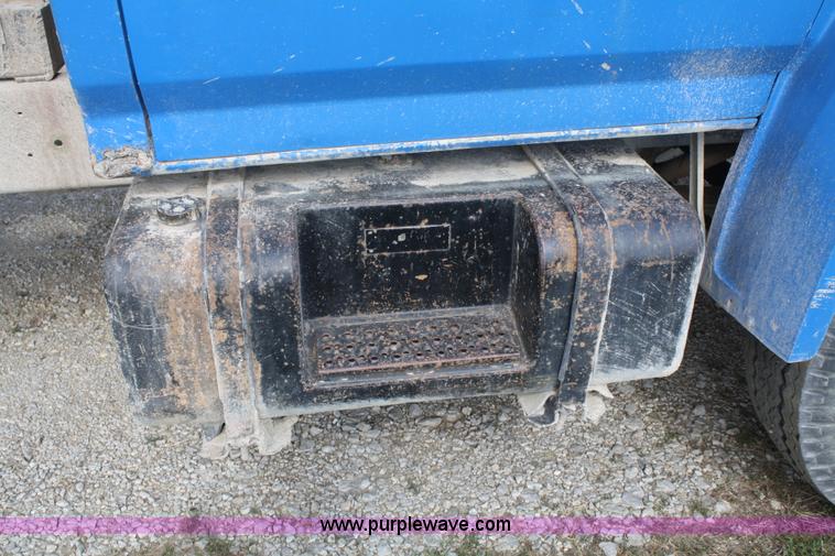 image for item B6705 1980 Ford F700 dump truck