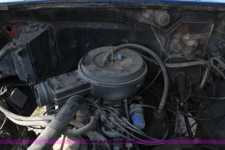 image for item B6705 1980 Ford F700 dump truck