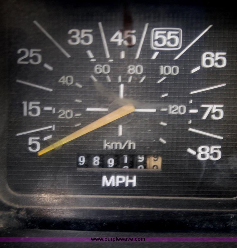 image for item B6705 1980 Ford F700 dump truck