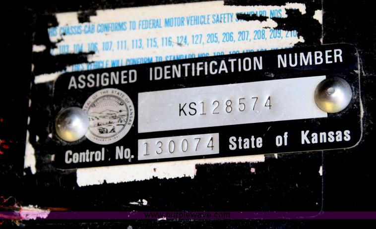 image for item B6705 1980 Ford F700 dump truck