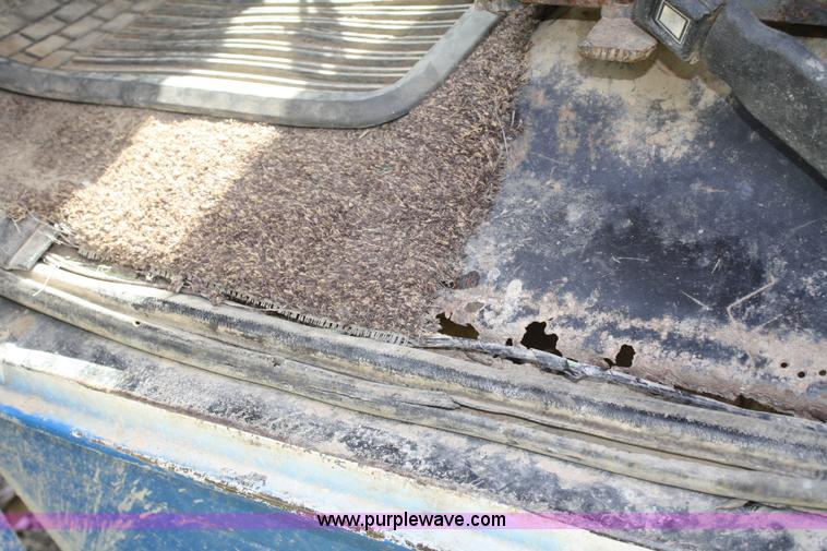 image for item B6705 1980 Ford F700 dump truck