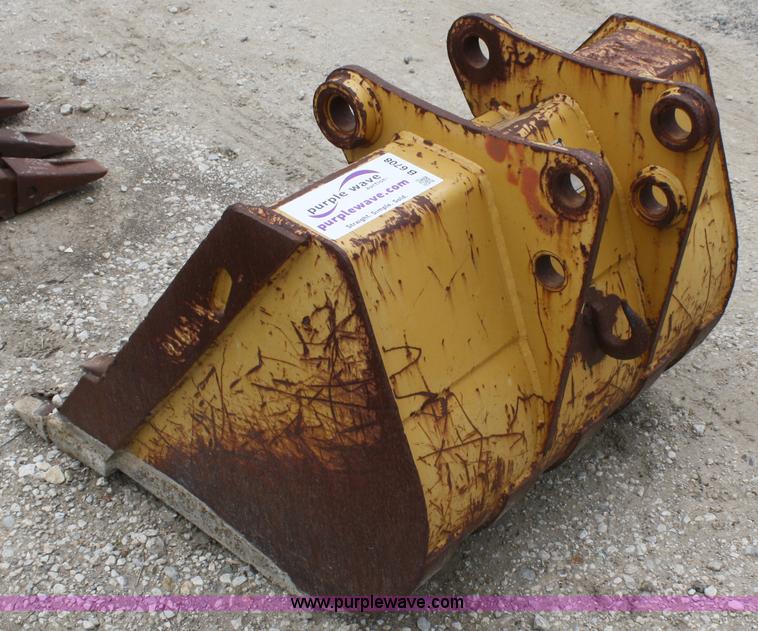 image for item B6708 Caterpillar 36" bucket