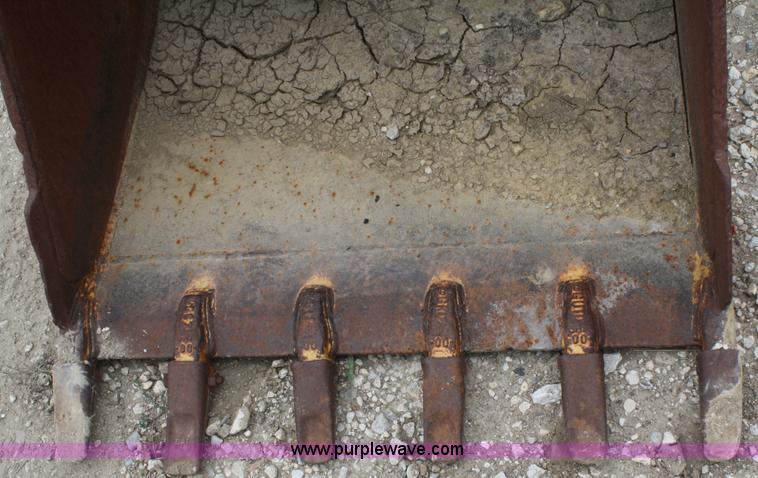 image for item B6708 Caterpillar 36" bucket