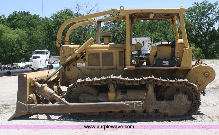 image for item B6736 1976 Caterpillar D6C dozer