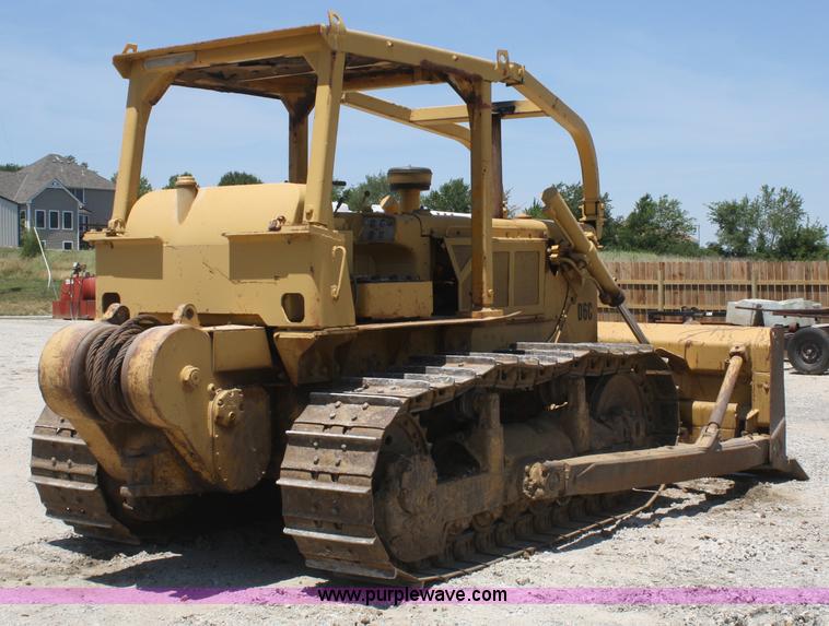 image for item B6736 1976 Caterpillar D6C dozer