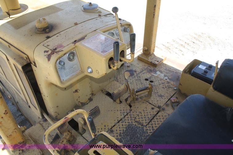 image for item B6736 1976 Caterpillar D6C dozer