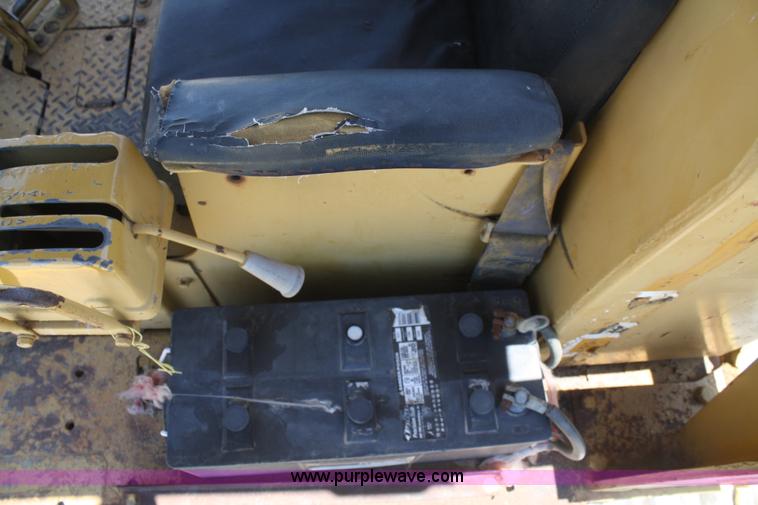 image for item B6736 1976 Caterpillar D6C dozer