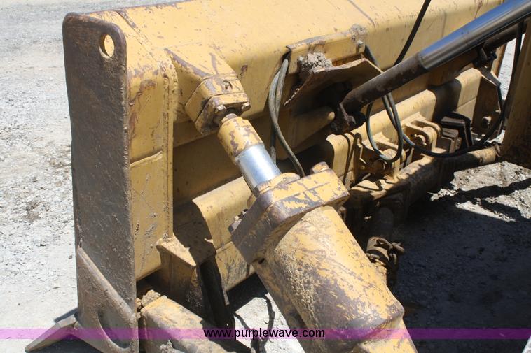 image for item B6736 1976 Caterpillar D6C dozer