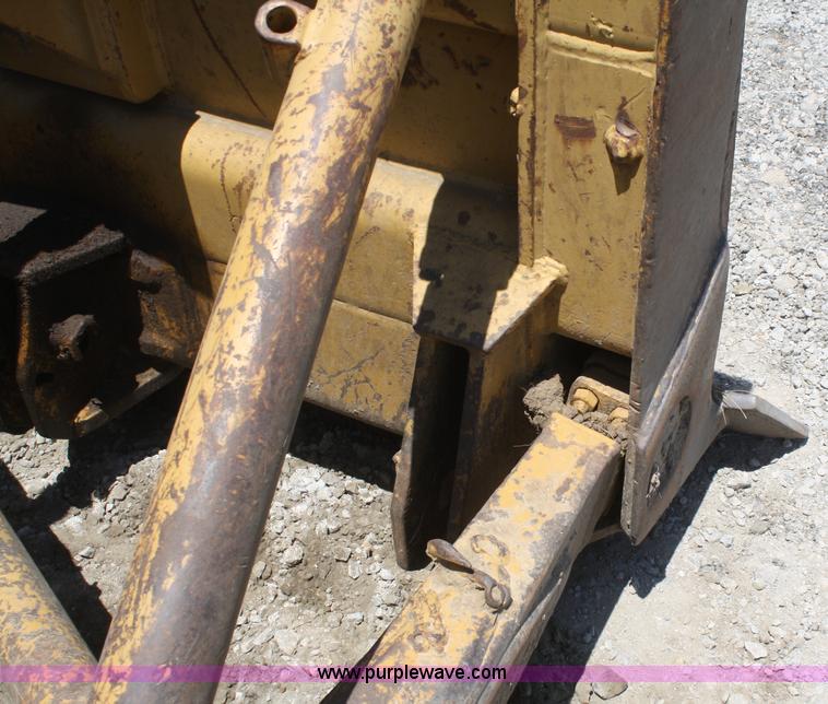 image for item B6736 1976 Caterpillar D6C dozer