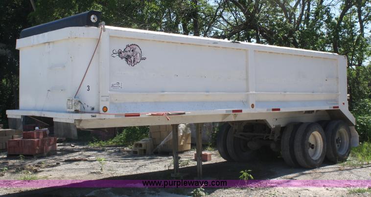 image for item B6750 2000 Hog 24'L end dump trailer
