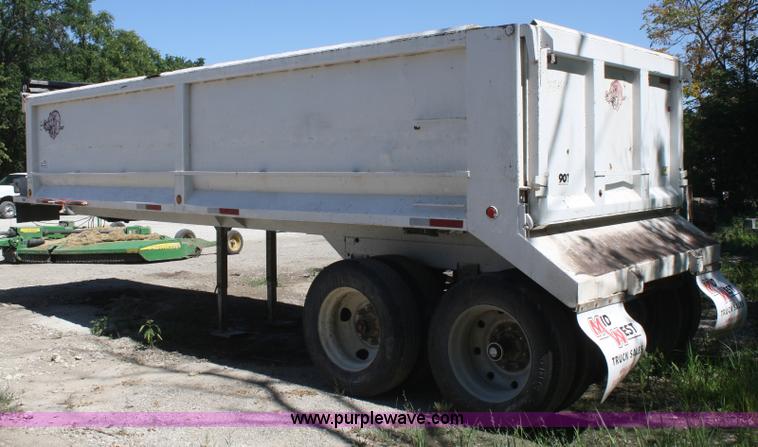 image for item B6750 2000 Hog 24'L end dump trailer