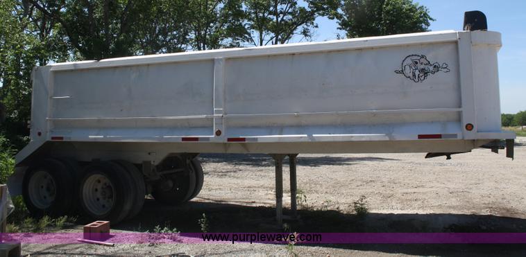 image for item B6750 2000 Hog 24'L end dump trailer