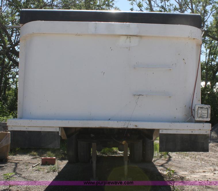 image for item B6750 2000 Hog 24'L end dump trailer