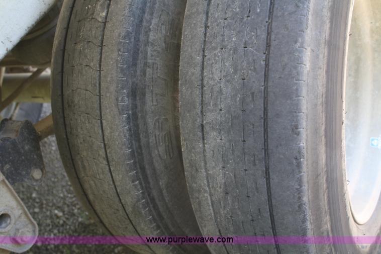 image for item B6750 2000 Hog 24'L end dump trailer