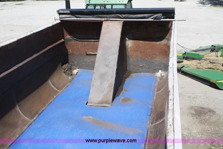 image for item B6750 2000 Hog 24'L end dump trailer