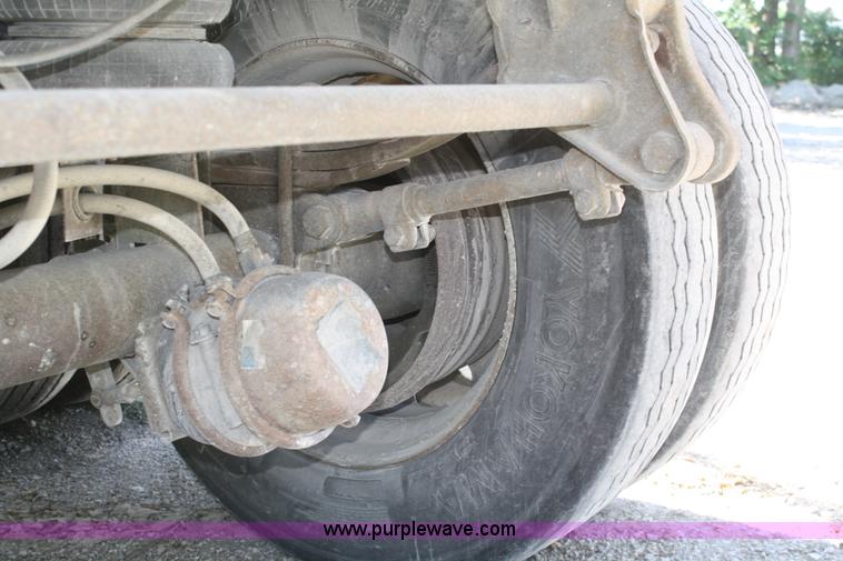 image for item B6750 2000 Hog 24'L end dump trailer