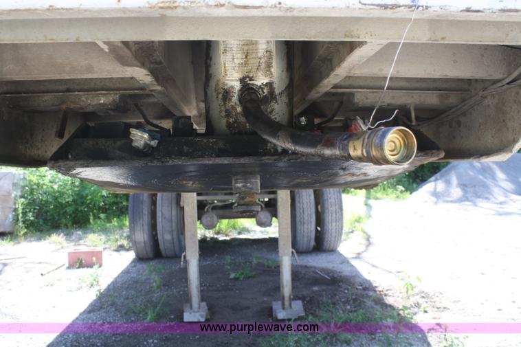 image for item B6750 2000 Hog 24'L end dump trailer