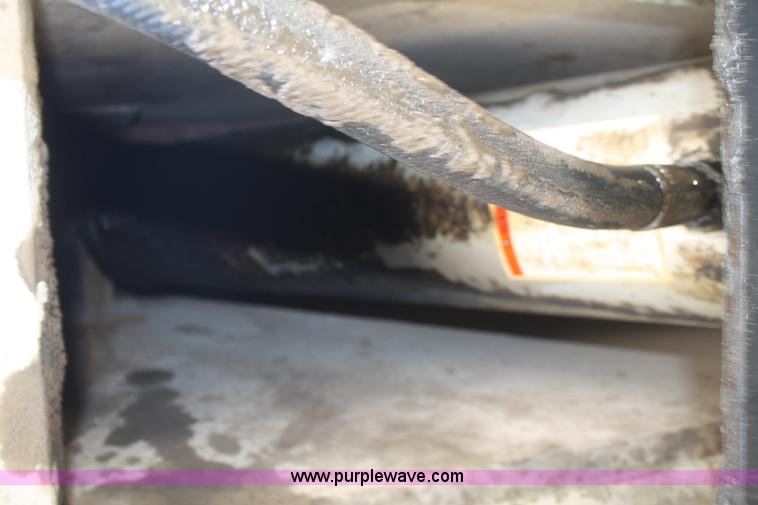 image for item B6750 2000 Hog 24'L end dump trailer