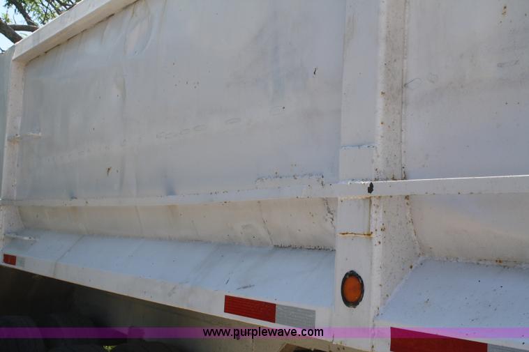 image for item B6750 2000 Hog 24'L end dump trailer
