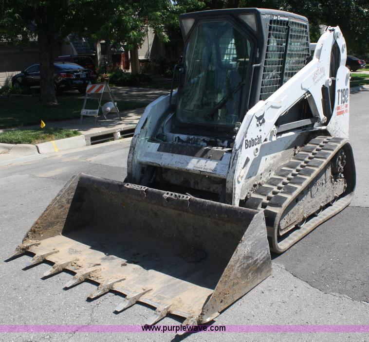 image for item B6752 2003 Bobcat T190 skid steer