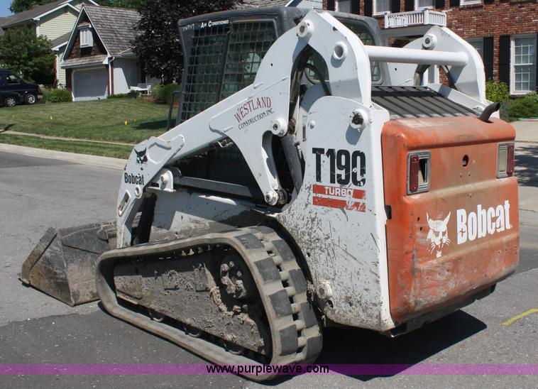 image for item B6752 2003 Bobcat T190 skid steer