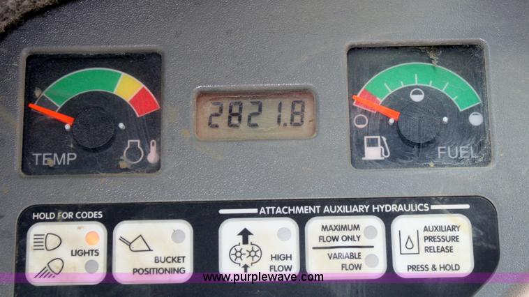 image for item B6752 2003 Bobcat T190 skid steer