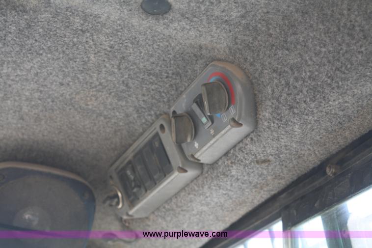 image for item B6752 2003 Bobcat T190 skid steer