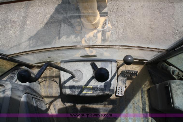 image for item B6753 2002 John Deere 310SG backhoe