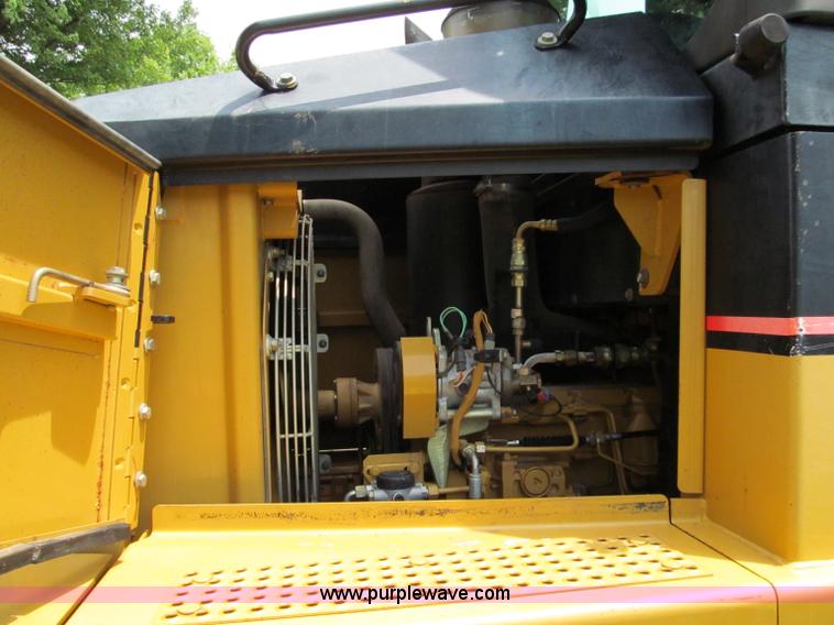image for item C2232 2003 Caterpillar 953C track loader