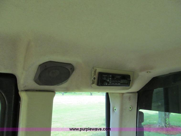 image for item C2232 2003 Caterpillar 953C track loader