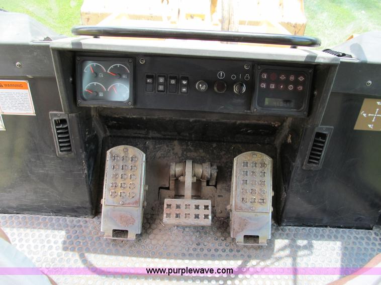 image for item C2232 2003 Caterpillar 953C track loader