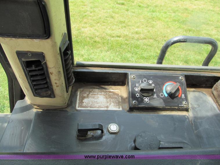 image for item C2232 2003 Caterpillar 953C track loader