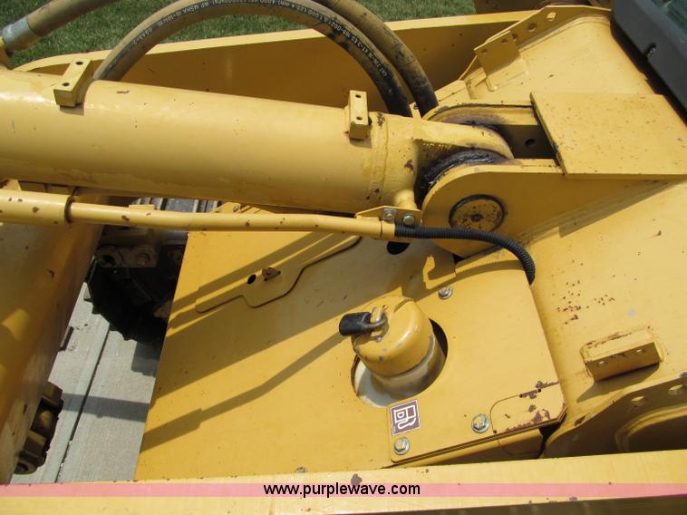 image for item C2232 2003 Caterpillar 953C track loader