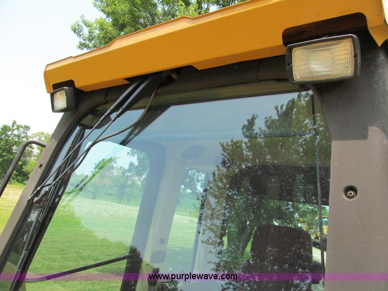 image for item C2232 2003 Caterpillar 953C track loader