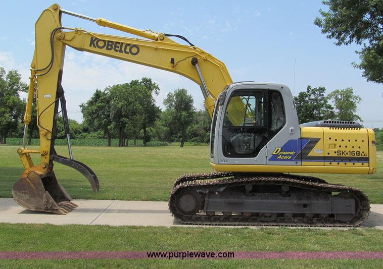 image for item C2233 2003 Kobelco SK160LC excavator