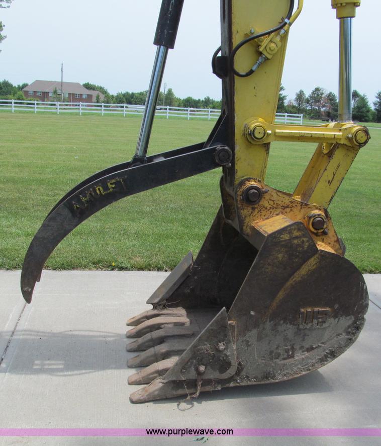 image for item C2233 2003 Kobelco SK160LC excavator