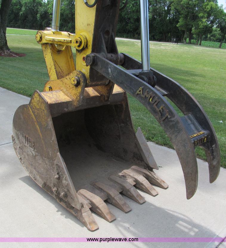 image for item C2233 2003 Kobelco SK160LC excavator