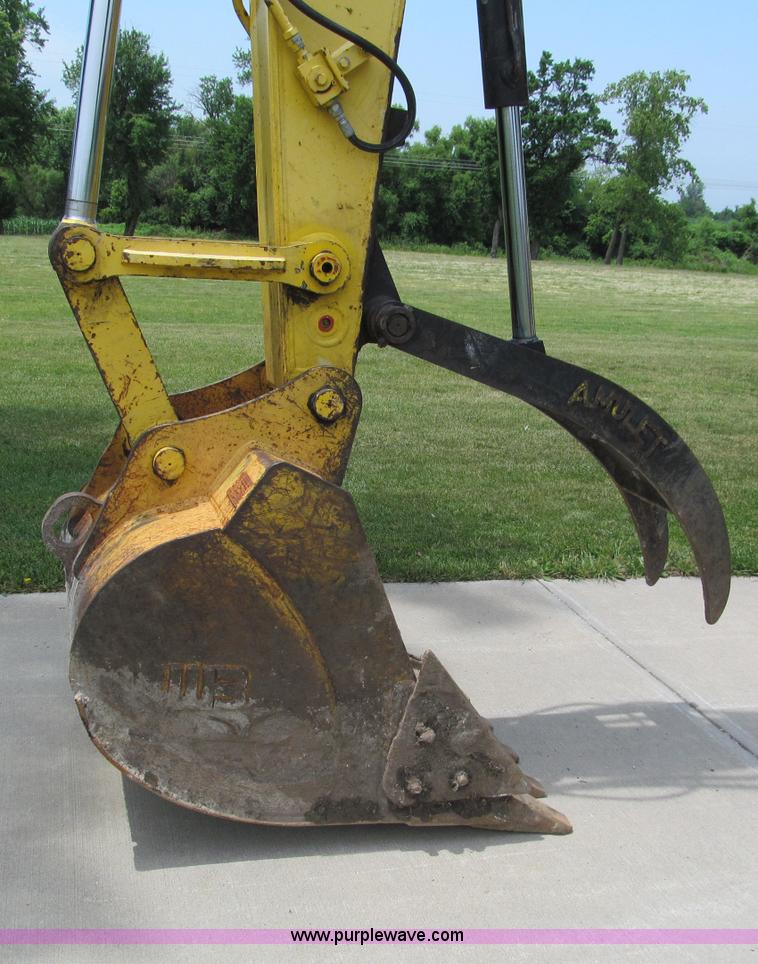 image for item C2233 2003 Kobelco SK160LC excavator